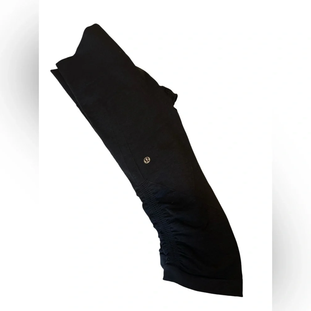LULULEMON - In The Flow Crop II
Heathered Deep Coal sz4 - Picture 6 of 7